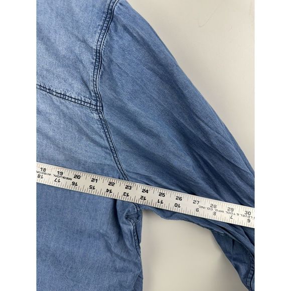 Torrid Womens 3X Taylor Medium Wash Denim Button-Down Shirt - Picture 6 of 6